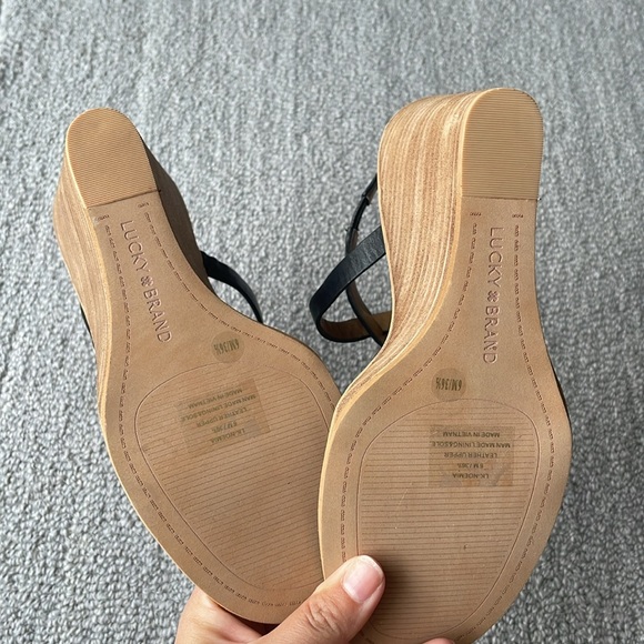 Lucky brand shoe - Picture 4 of 5